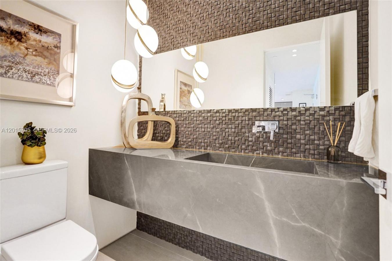 Miami Beach, Florida, 33139, United States, 2 Bedrooms Bedrooms, ,2 BathroomsBathrooms,Residential,For Sale,2049632