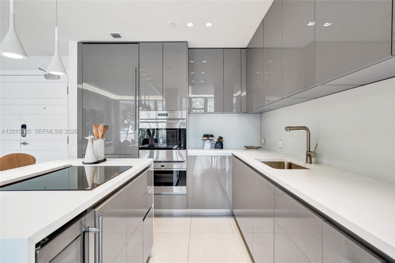 Miami Beach, Florida, 33139, United States, 2 Bedrooms Bedrooms, ,2 BathroomsBathrooms,Residential,For Sale,2049632