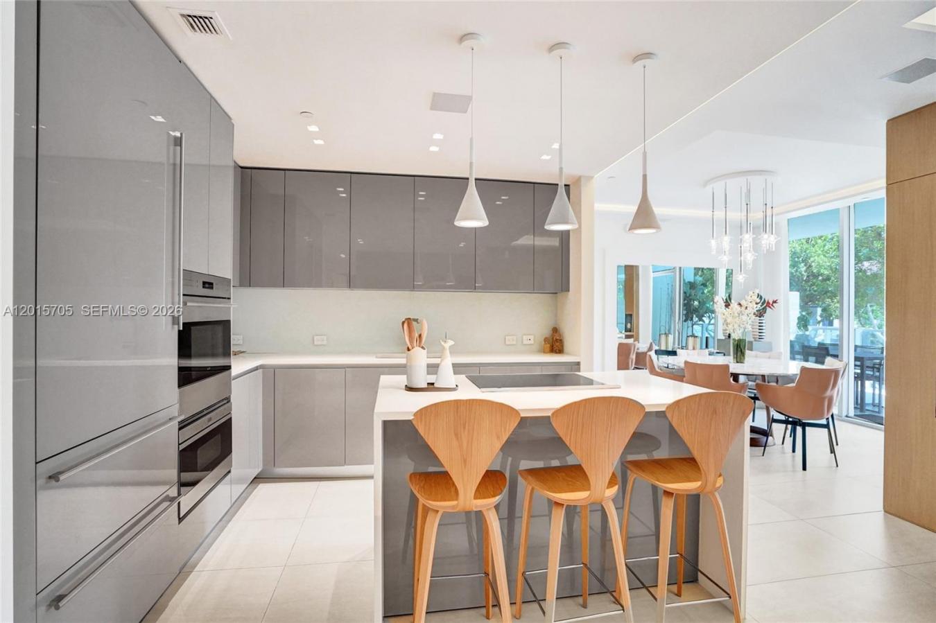 Miami Beach, Florida, 33139, United States, 2 Bedrooms Bedrooms, ,2 BathroomsBathrooms,Residential,For Sale,2049632