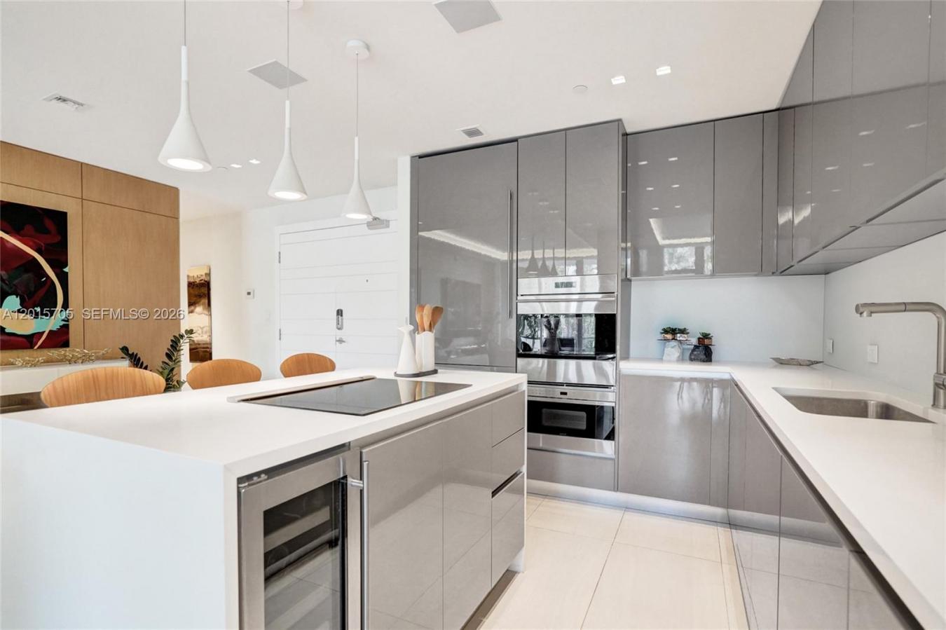 Miami Beach, Florida, 33139, United States, 2 Bedrooms Bedrooms, ,2 BathroomsBathrooms,Residential,For Sale,2049632