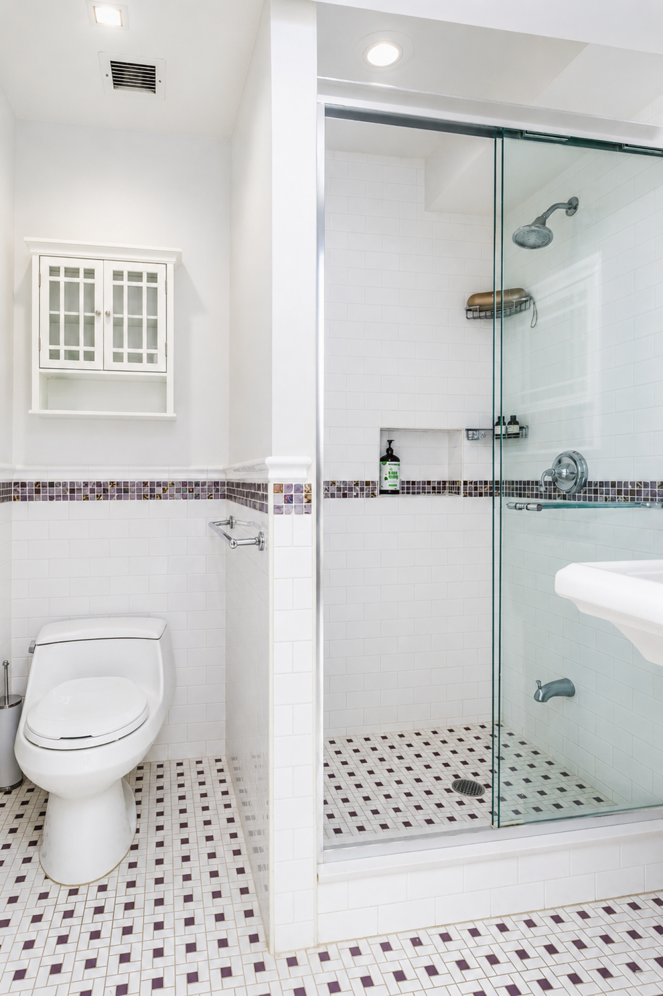Central Harlem, New York, 10026, United States, 1 Bedroom Bedrooms, ,2 BathroomsBathrooms,Residential,For Sale,2049631
