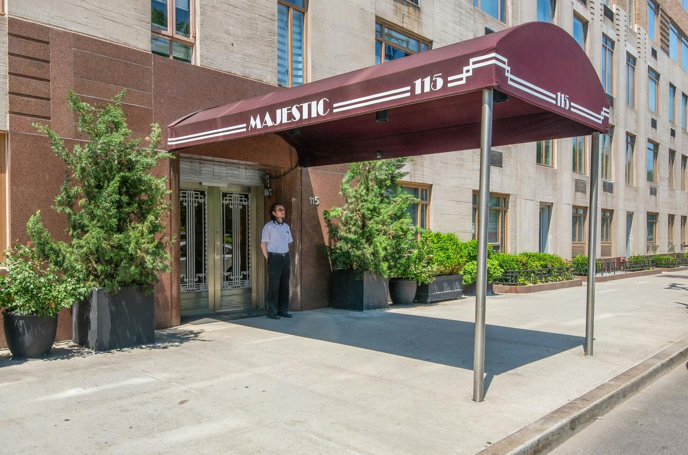 New York, New York, 10023, United States, 2 Bedrooms Bedrooms, ,2 BathroomsBathrooms,Residential,For Sale,2049630
