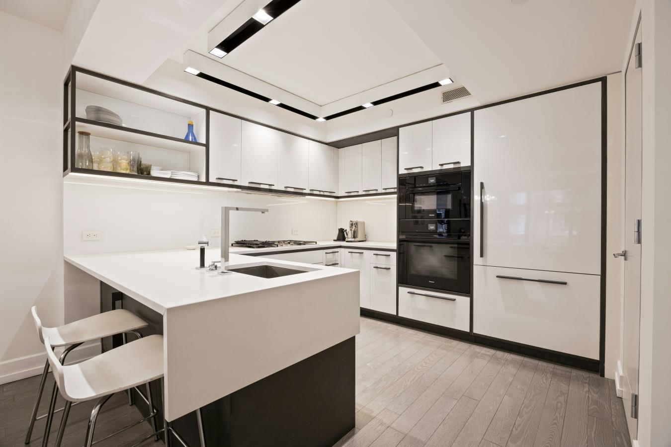 Soho, New York, 10014, United States, 2 Bedrooms Bedrooms, ,2 BathroomsBathrooms,Residential,For Sale,2049626