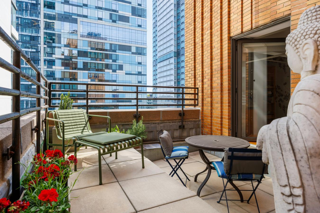 Downtown Brooklyn, New York, 11201, United States, 3 Bedrooms Bedrooms, ,2 BathroomsBathrooms,Residential,For Sale,2049624