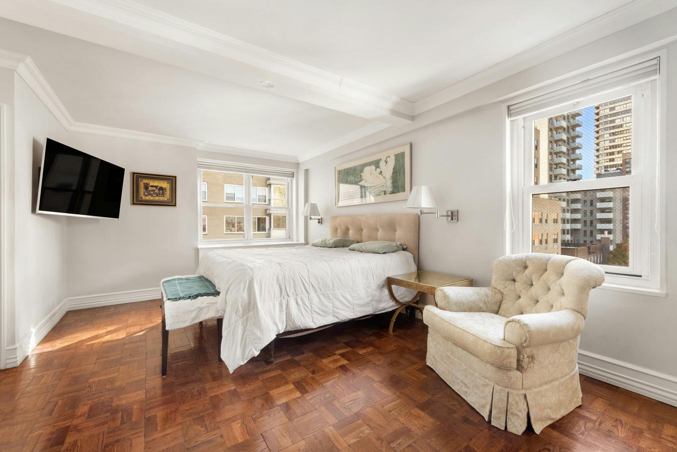 New York, New York, 10028, United States, 3 Bedrooms Bedrooms, ,2 BathroomsBathrooms,Residential,For Sale,2049622