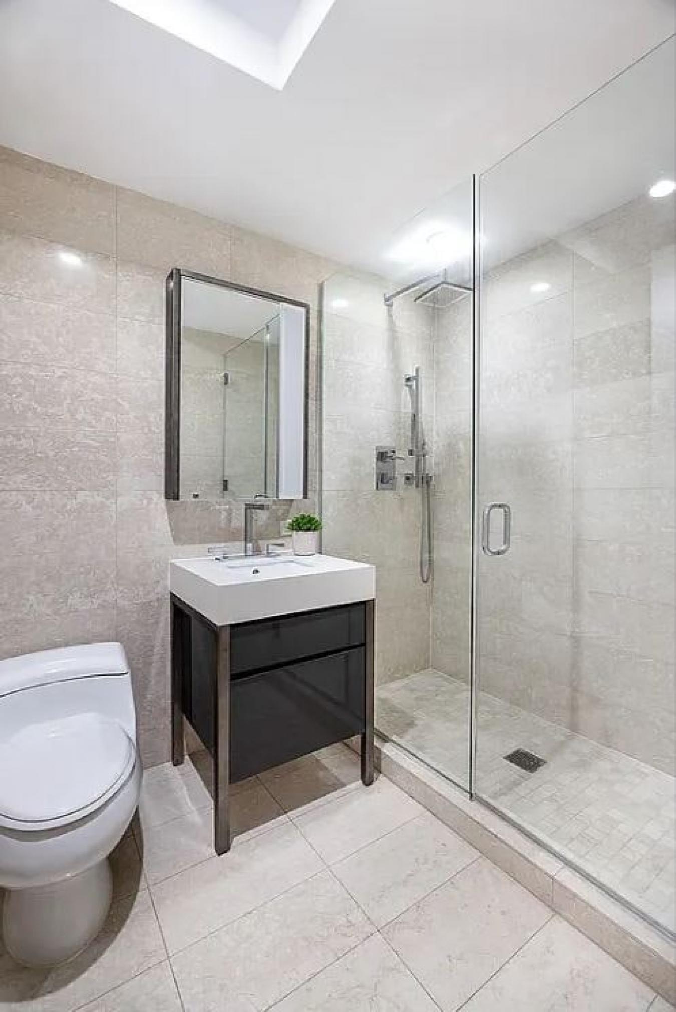 Financial District, New York, 10005, United States, 2 Bedrooms Bedrooms, ,3 BathroomsBathrooms,Residential,For Sale,2049621