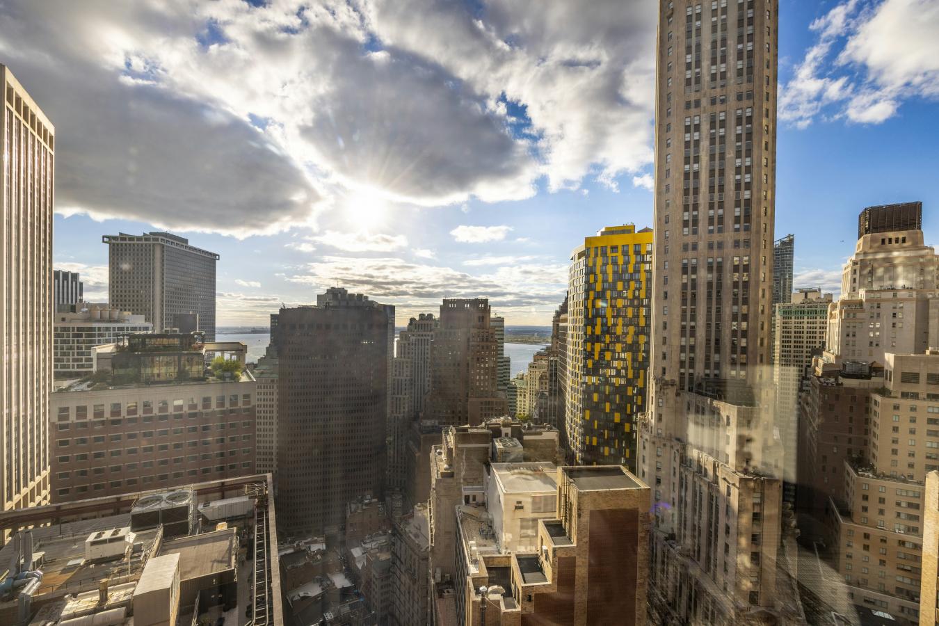 Financial District, New York, 10005, United States, 2 Bedrooms Bedrooms, ,3 BathroomsBathrooms,Residential,For Sale,2049621