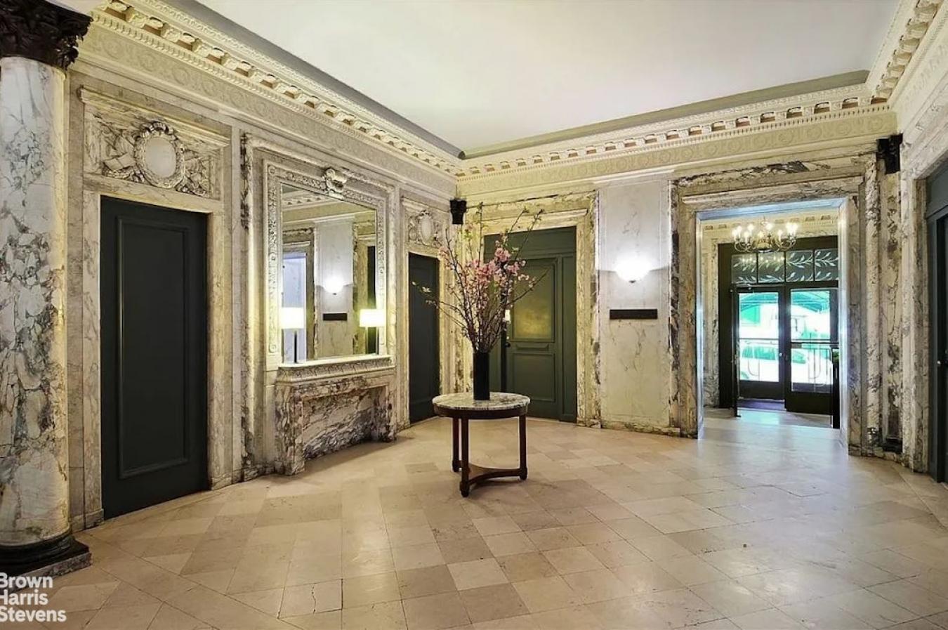 New York, New York, 10024, United States, 2 Bedrooms Bedrooms, ,2 BathroomsBathrooms,Residential,For Sale,2049620