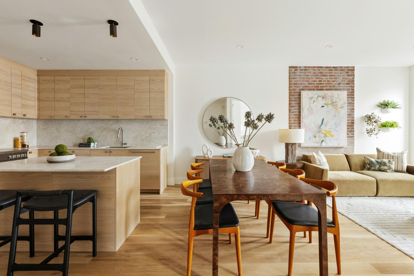 Greenpoint, New York, 11222, United States, 3 Bedrooms Bedrooms, ,2 BathroomsBathrooms,Residential,For Sale,2049618