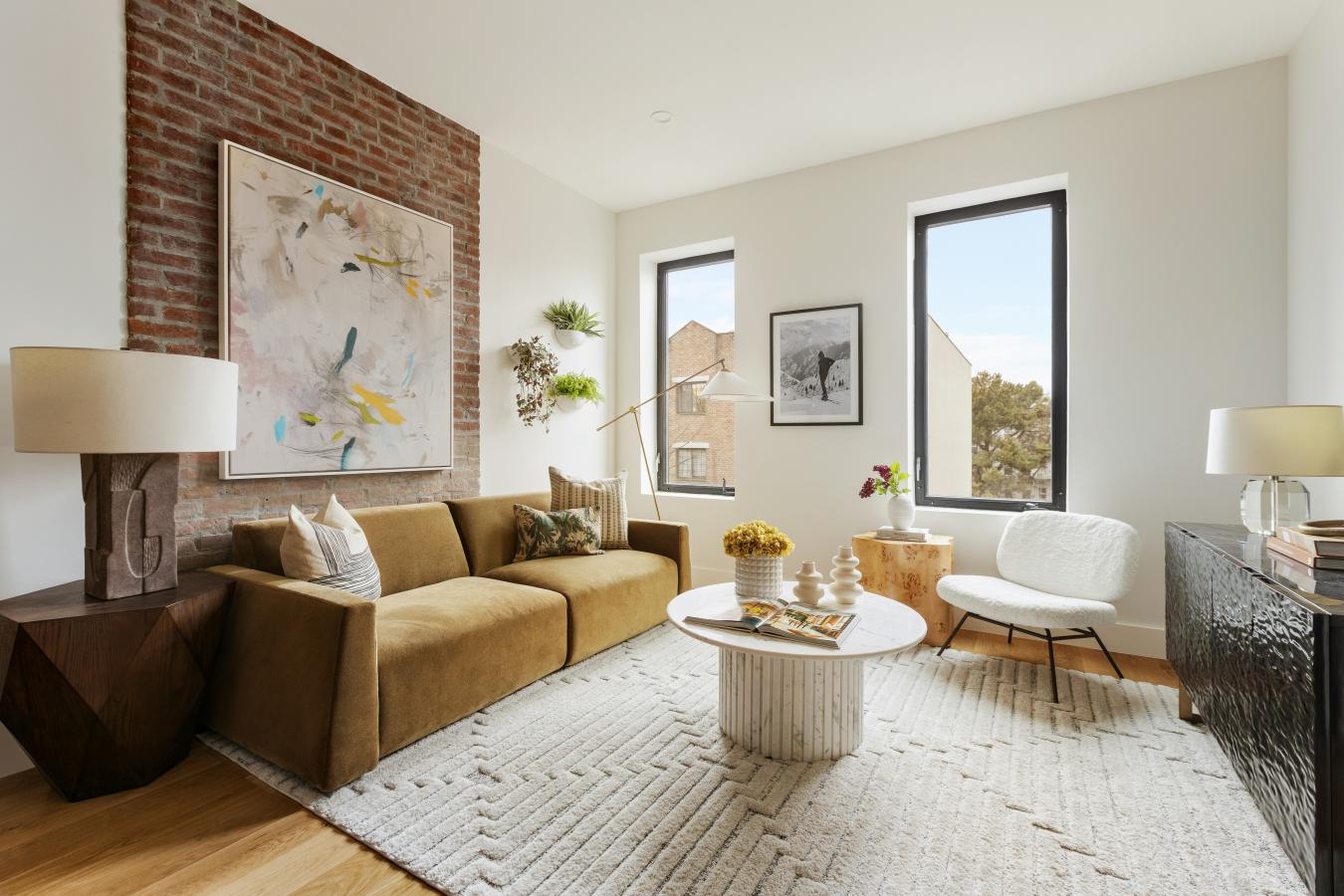 Greenpoint, New York, 11222, United States, 3 Bedrooms Bedrooms, ,2 BathroomsBathrooms,Residential,For Sale,2049618
