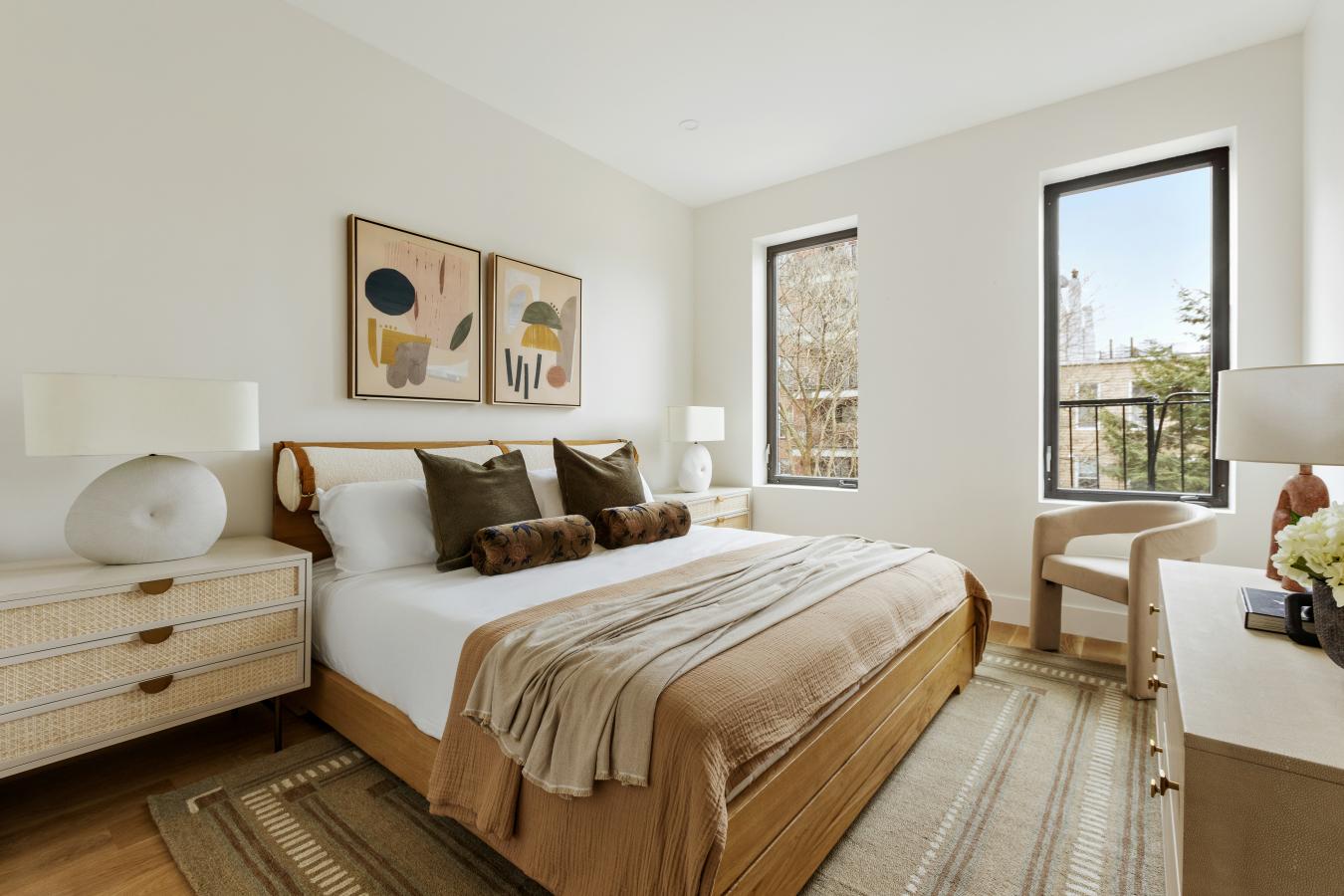 Greenpoint, New York, 11222, United States, 3 Bedrooms Bedrooms, ,2 BathroomsBathrooms,Residential,For Sale,2049618