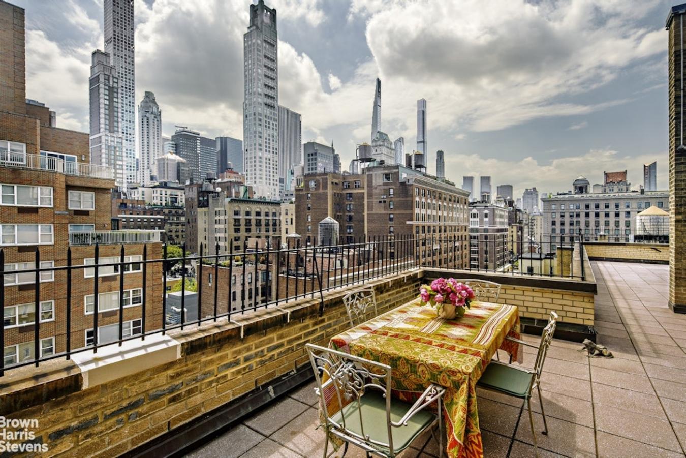 New York, New York, 10065, United States, 2 Bedrooms Bedrooms, ,2 BathroomsBathrooms,Residential,For Sale,2049617