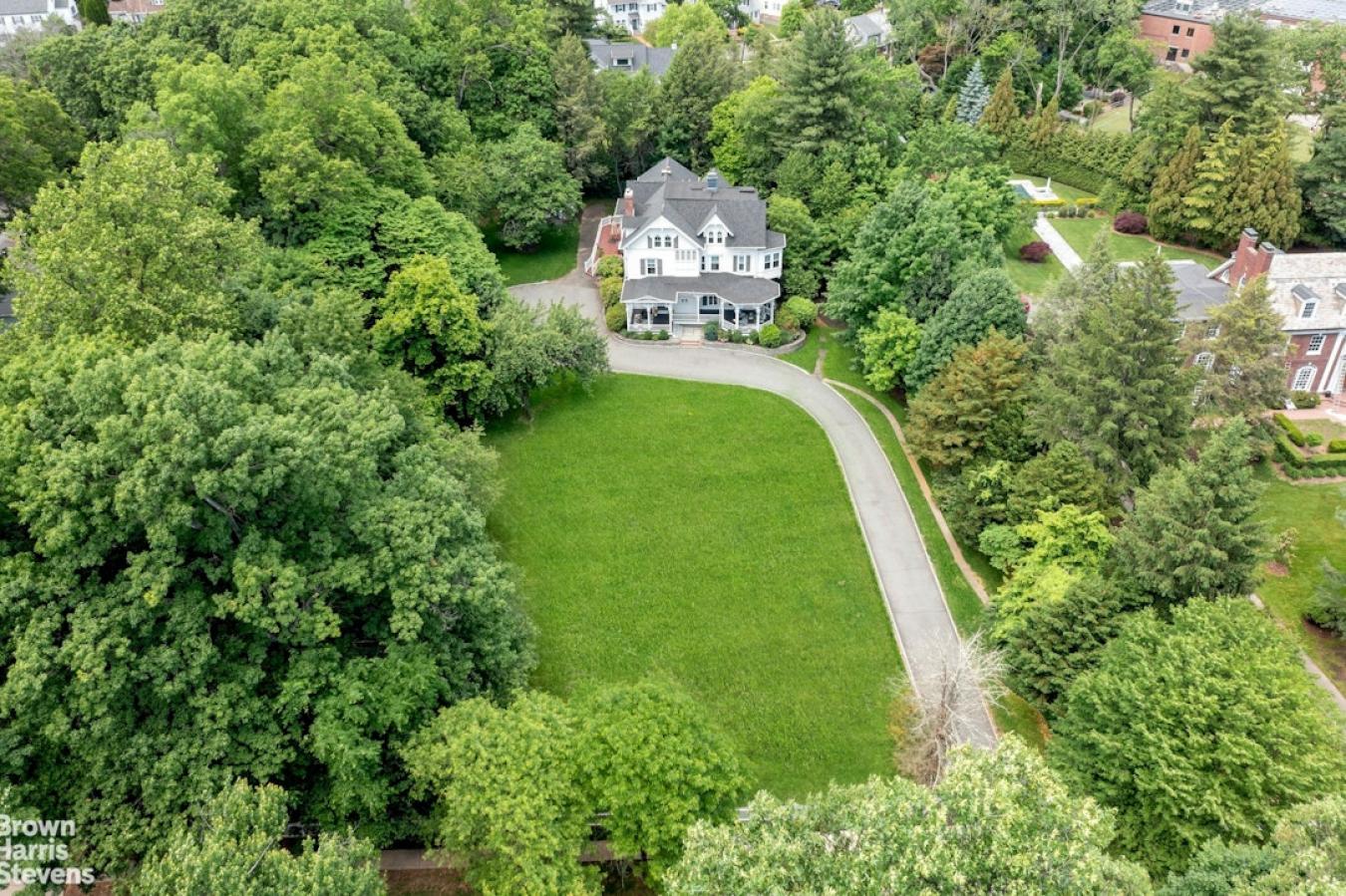 Montclair, New Jersey, 07042, United States, 6 Bedrooms Bedrooms, ,3 BathroomsBathrooms,Residential,For Sale,2049616