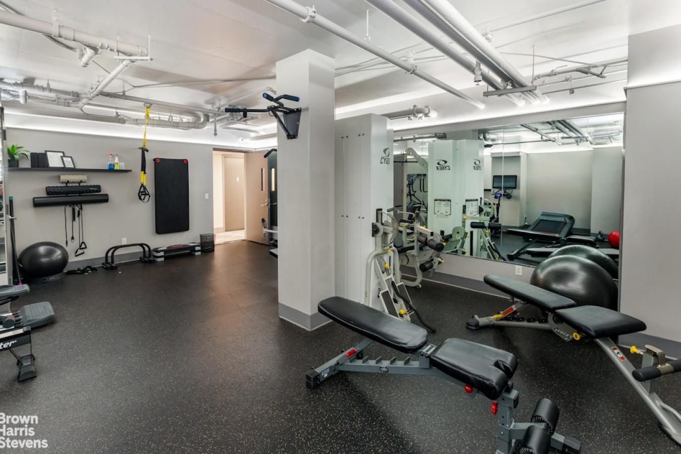 New York, New York, 10019, United States, 2 Bedrooms Bedrooms, ,2 BathroomsBathrooms,Residential,For Sale,2049615