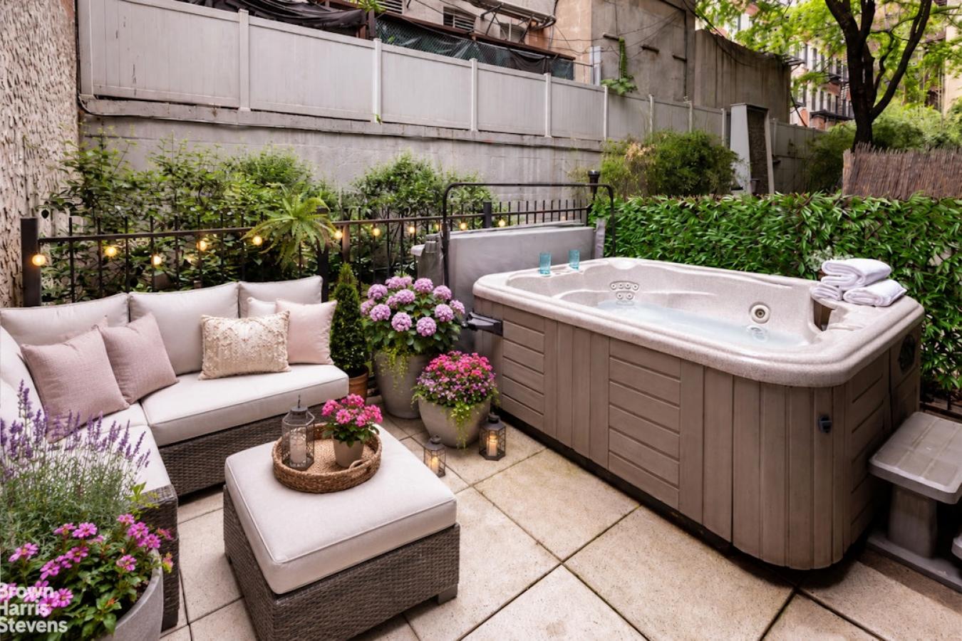 New York, New York, 10019, United States, 2 Bedrooms Bedrooms, ,2 BathroomsBathrooms,Residential,For Sale,2049615