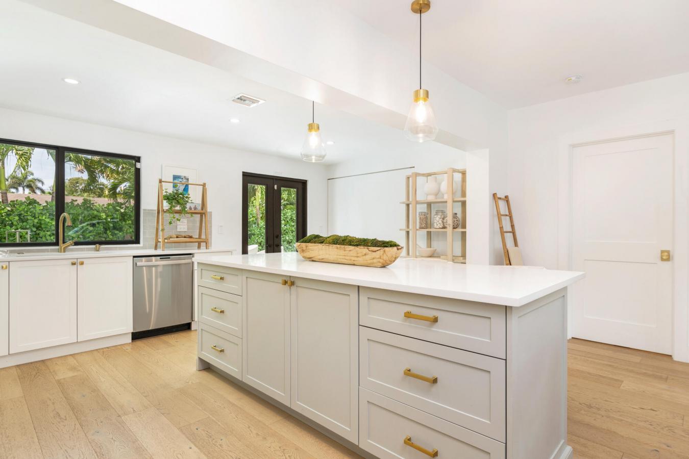 West Palm Beach, Florida, 33405, United States, 3 Bedrooms Bedrooms, ,2 BathroomsBathrooms,Residential,For Sale,2049614