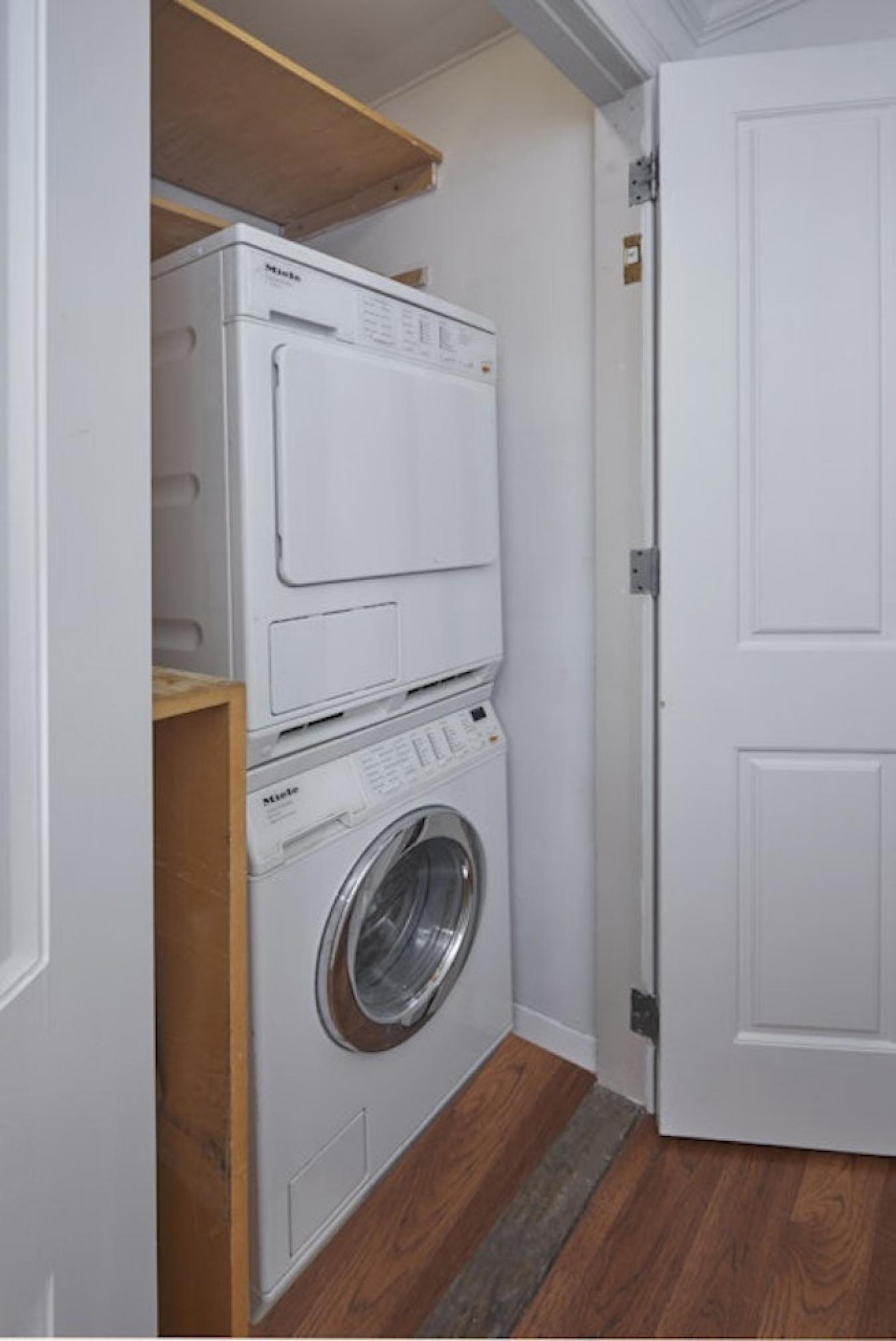 New York, New York, 10128, United States, 2 Bedrooms Bedrooms, ,2 BathroomsBathrooms,Residential,For Sale,2049613