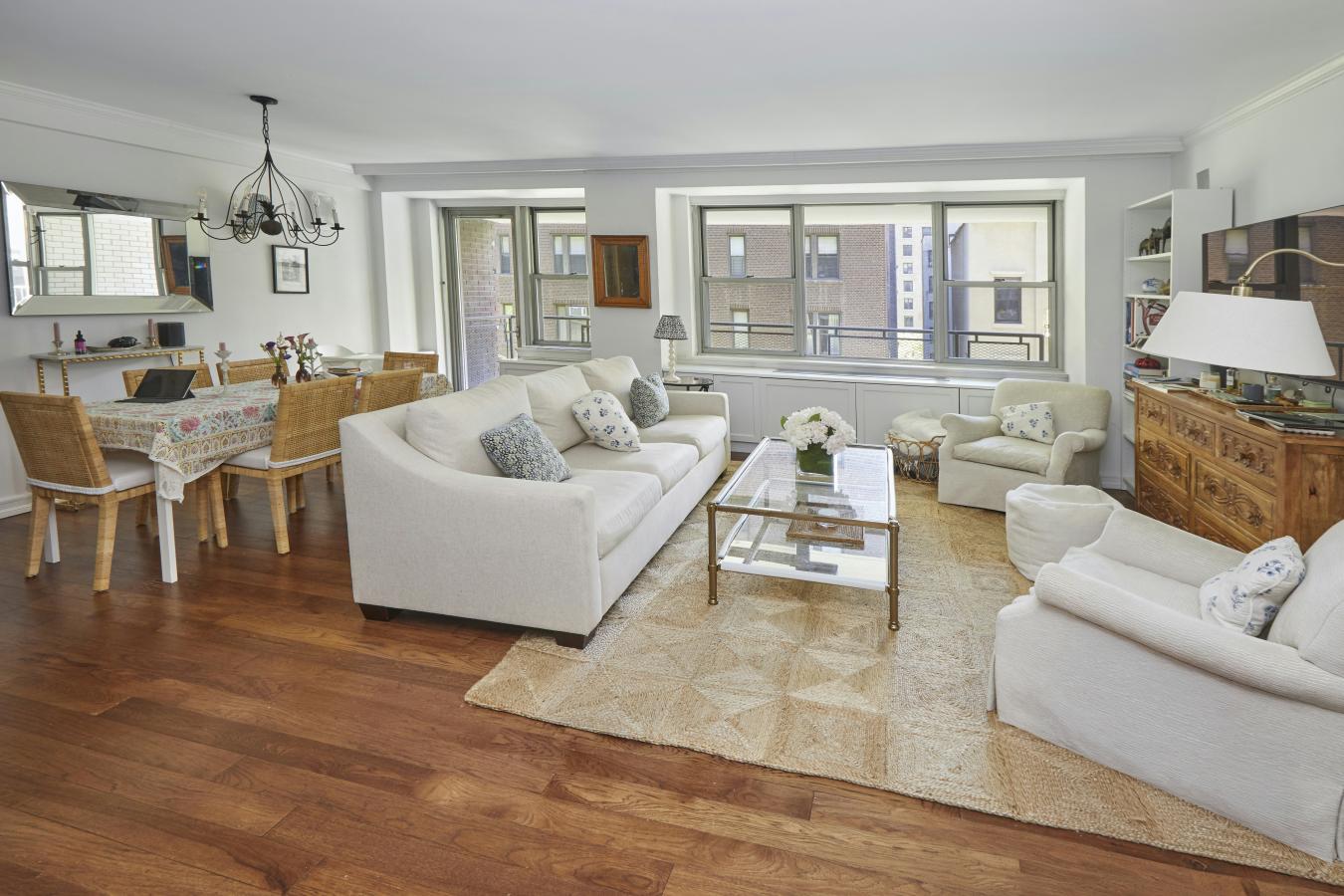New York, New York, 10128, United States, 2 Bedrooms Bedrooms, ,2 BathroomsBathrooms,Residential,For Sale,2049613