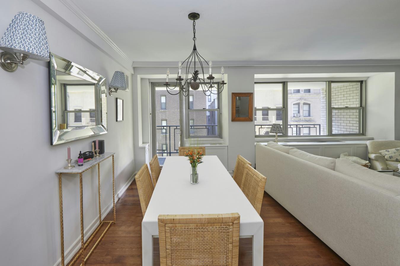 New York, New York, 10128, United States, 2 Bedrooms Bedrooms, ,2 BathroomsBathrooms,Residential,For Sale,2049613