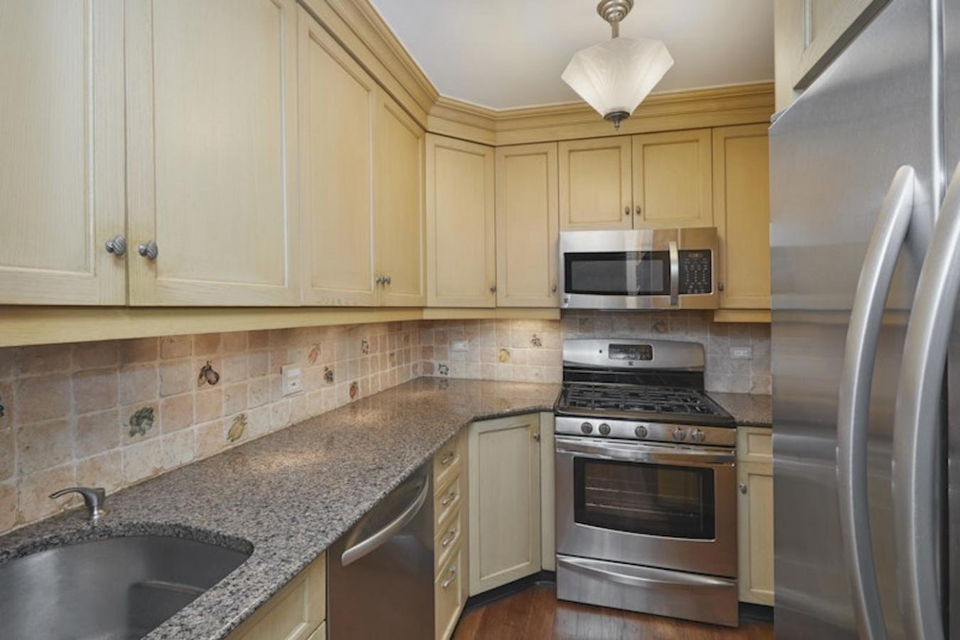 New York, New York, 10128, United States, 2 Bedrooms Bedrooms, ,2 BathroomsBathrooms,Residential,For Sale,2049613
