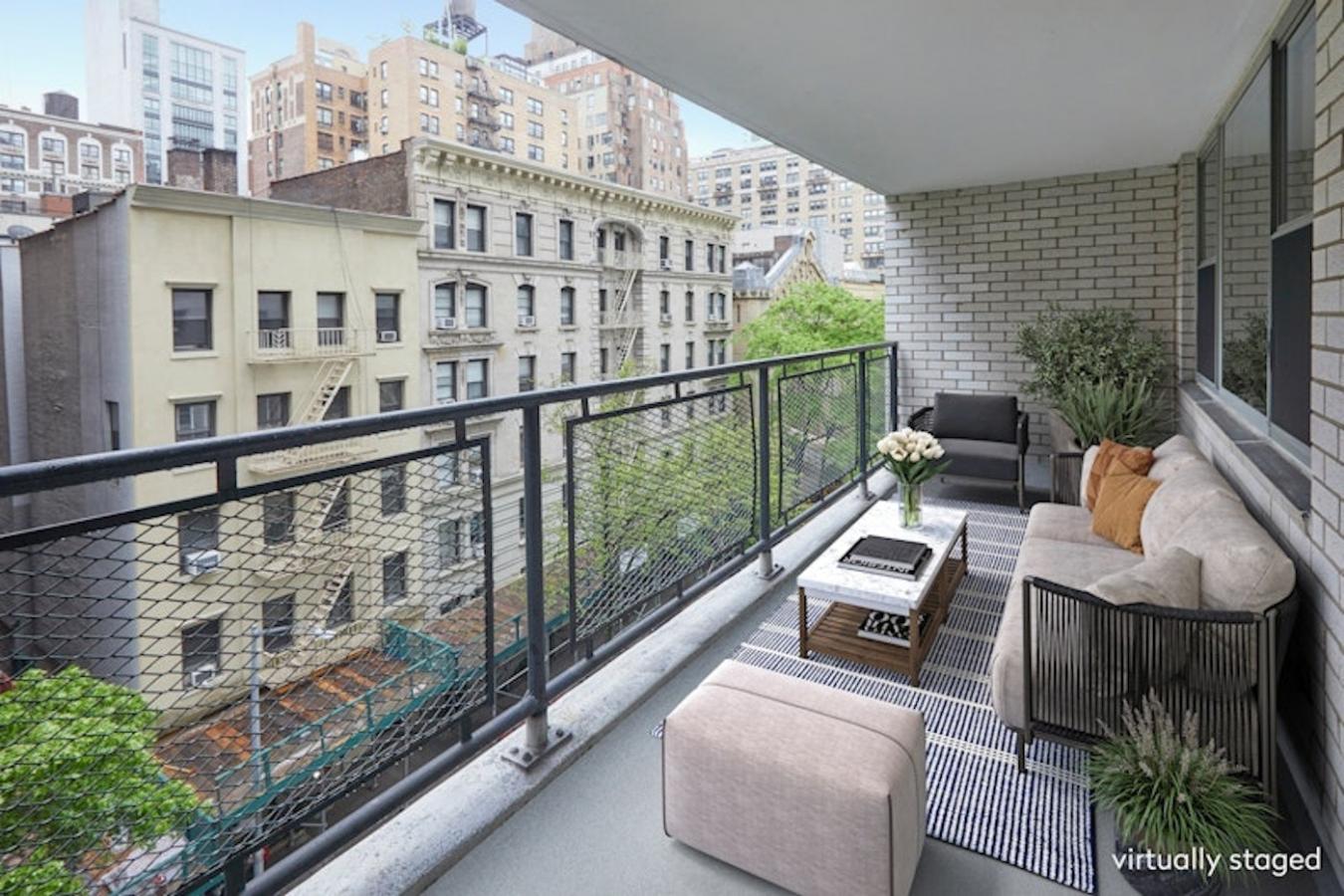 New York, New York, 10128, United States, 2 Bedrooms Bedrooms, ,2 BathroomsBathrooms,Residential,For Sale,2049613