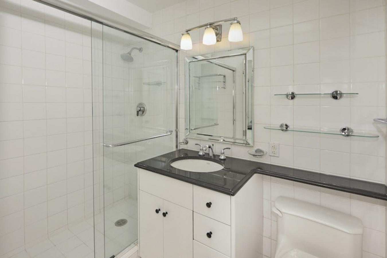New York, New York, 10128, United States, 2 Bedrooms Bedrooms, ,2 BathroomsBathrooms,Residential,For Sale,2049613