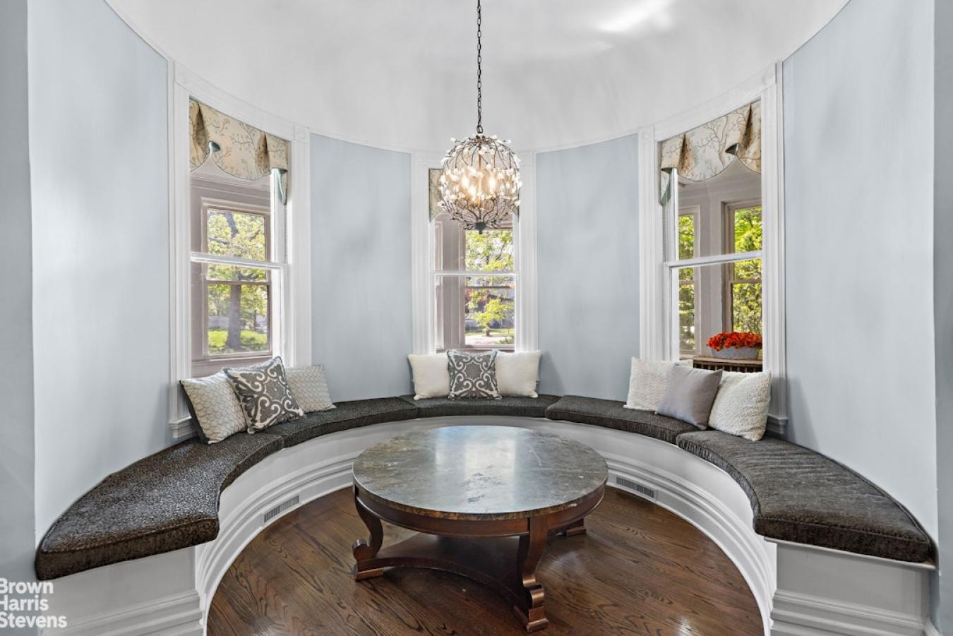 Rutherford, New Jersey, 07070, United States, 6 Bedrooms Bedrooms, ,3 BathroomsBathrooms,Residential,For Sale,2049612