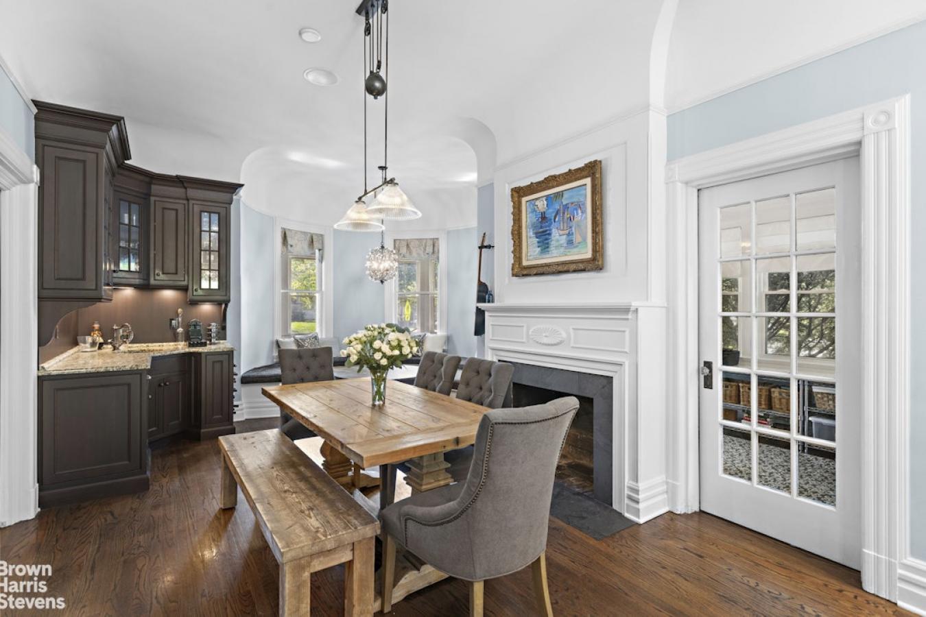 Rutherford, New Jersey, 07070, United States, 6 Bedrooms Bedrooms, ,3 BathroomsBathrooms,Residential,For Sale,2049612
