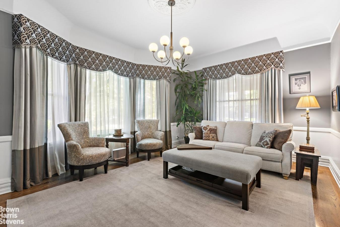 Rutherford, New Jersey, 07070, United States, 6 Bedrooms Bedrooms, ,3 BathroomsBathrooms,Residential,For Sale,2049612