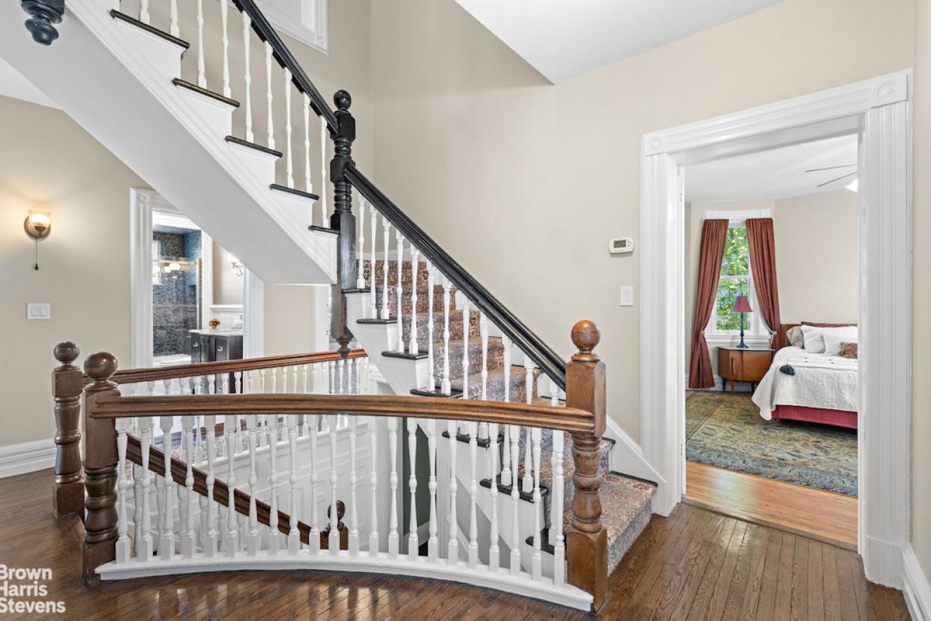 Rutherford, New Jersey, 07070, United States, 6 Bedrooms Bedrooms, ,3 BathroomsBathrooms,Residential,For Sale,2049612
