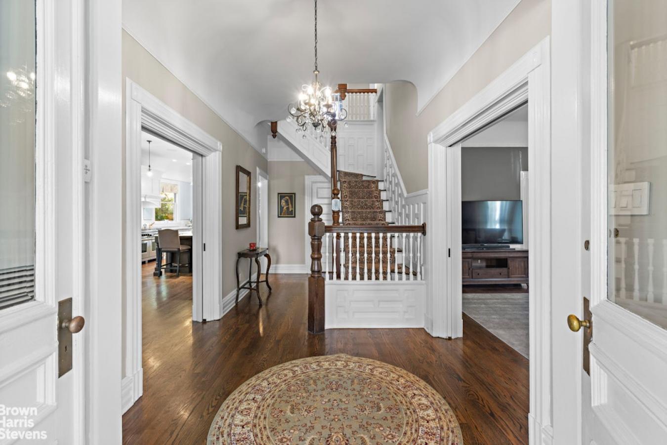 Rutherford, New Jersey, 07070, United States, 6 Bedrooms Bedrooms, ,3 BathroomsBathrooms,Residential,For Sale,2049612