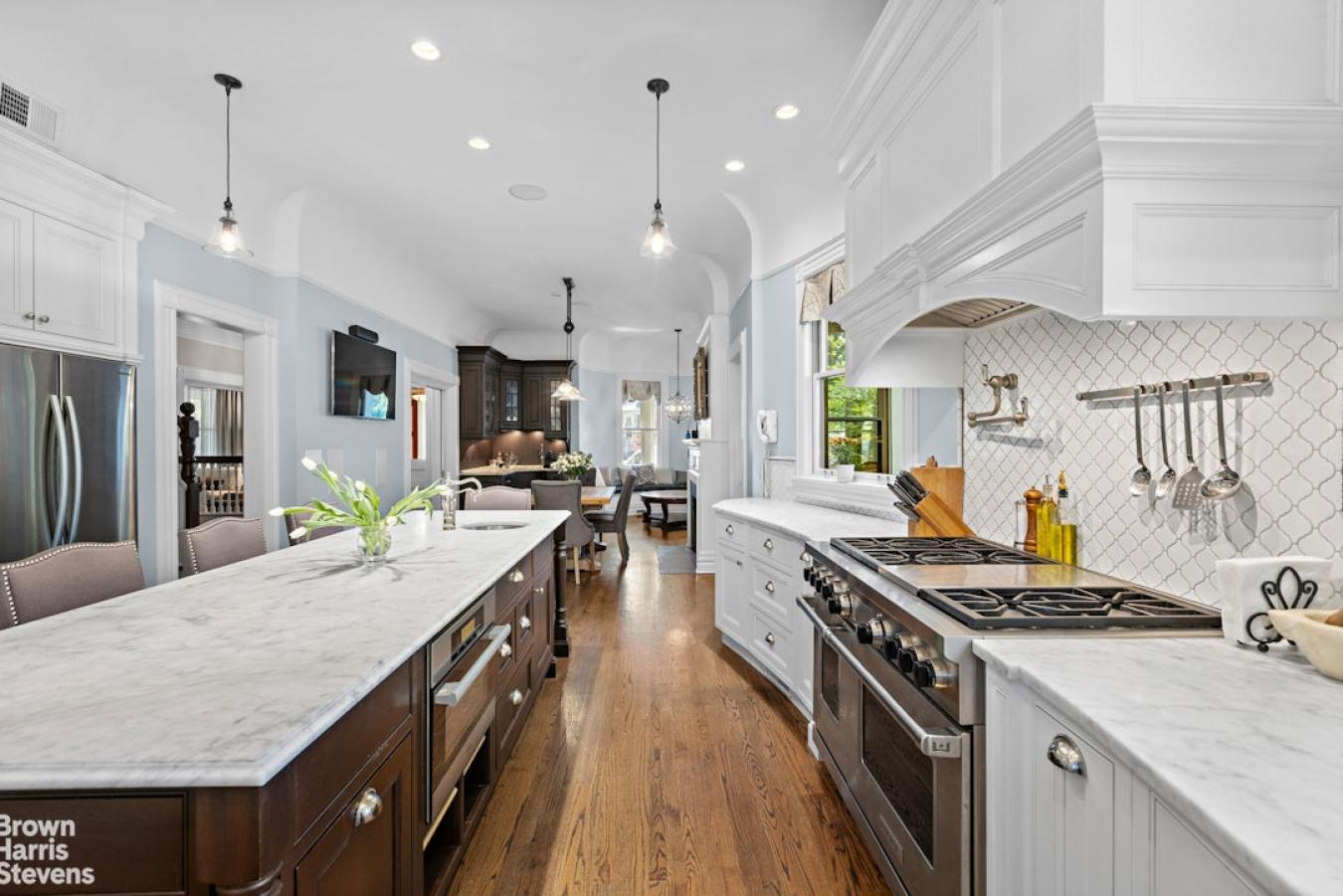 Rutherford, New Jersey, 07070, United States, 6 Bedrooms Bedrooms, ,3 BathroomsBathrooms,Residential,For Sale,2049612