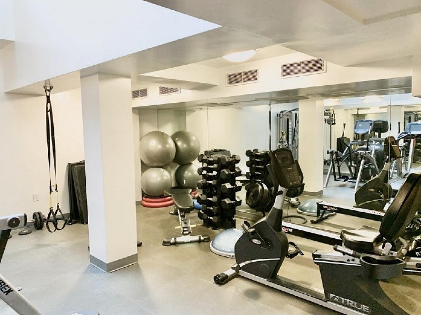 New York, New York, 10075, United States, 2 Bedrooms Bedrooms, ,2 BathroomsBathrooms,Residential,For Sale,2049611
