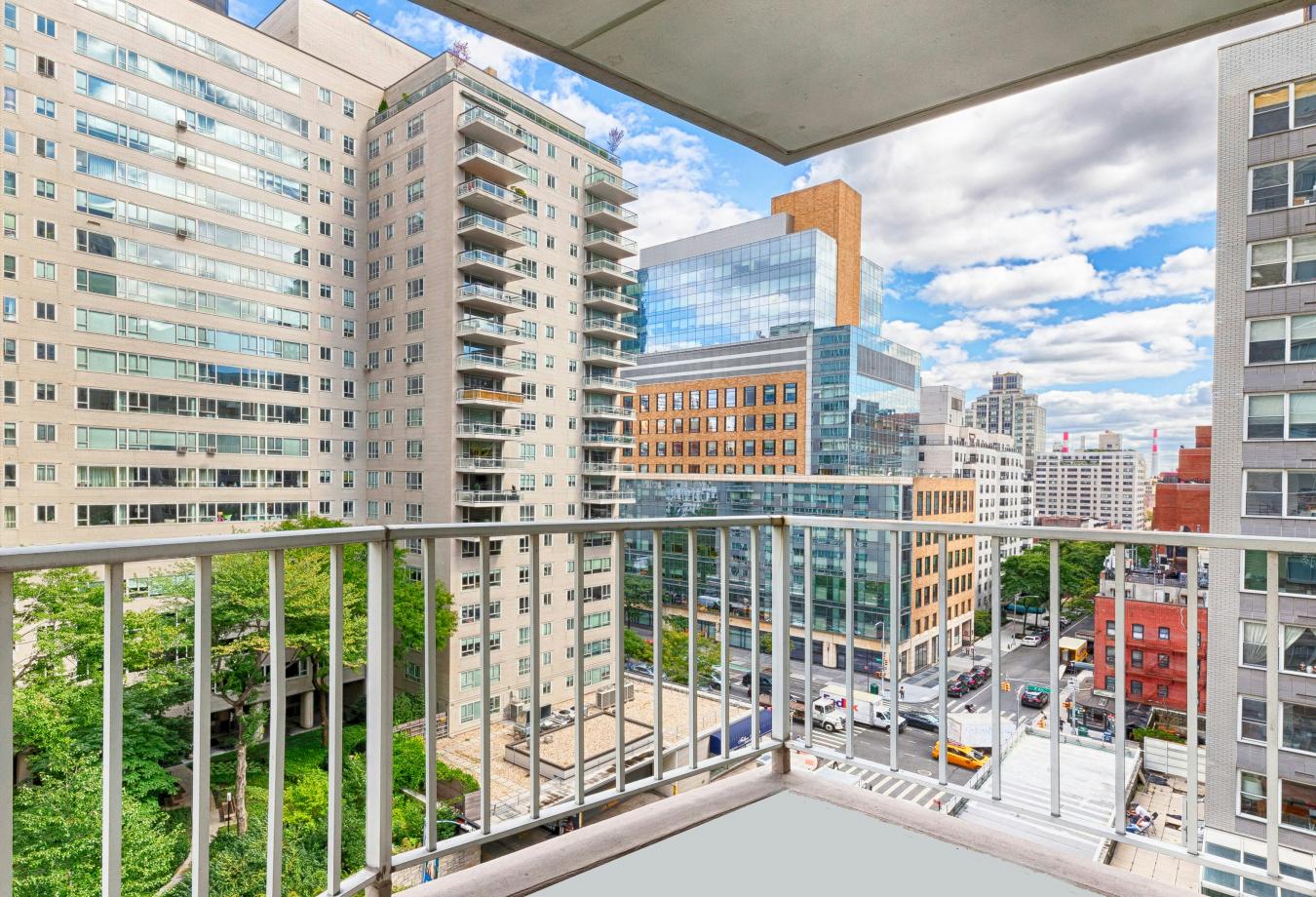 New York, New York, 10065, United States, 2 Bedrooms Bedrooms, ,2 BathroomsBathrooms,Residential,For Sale,2049610