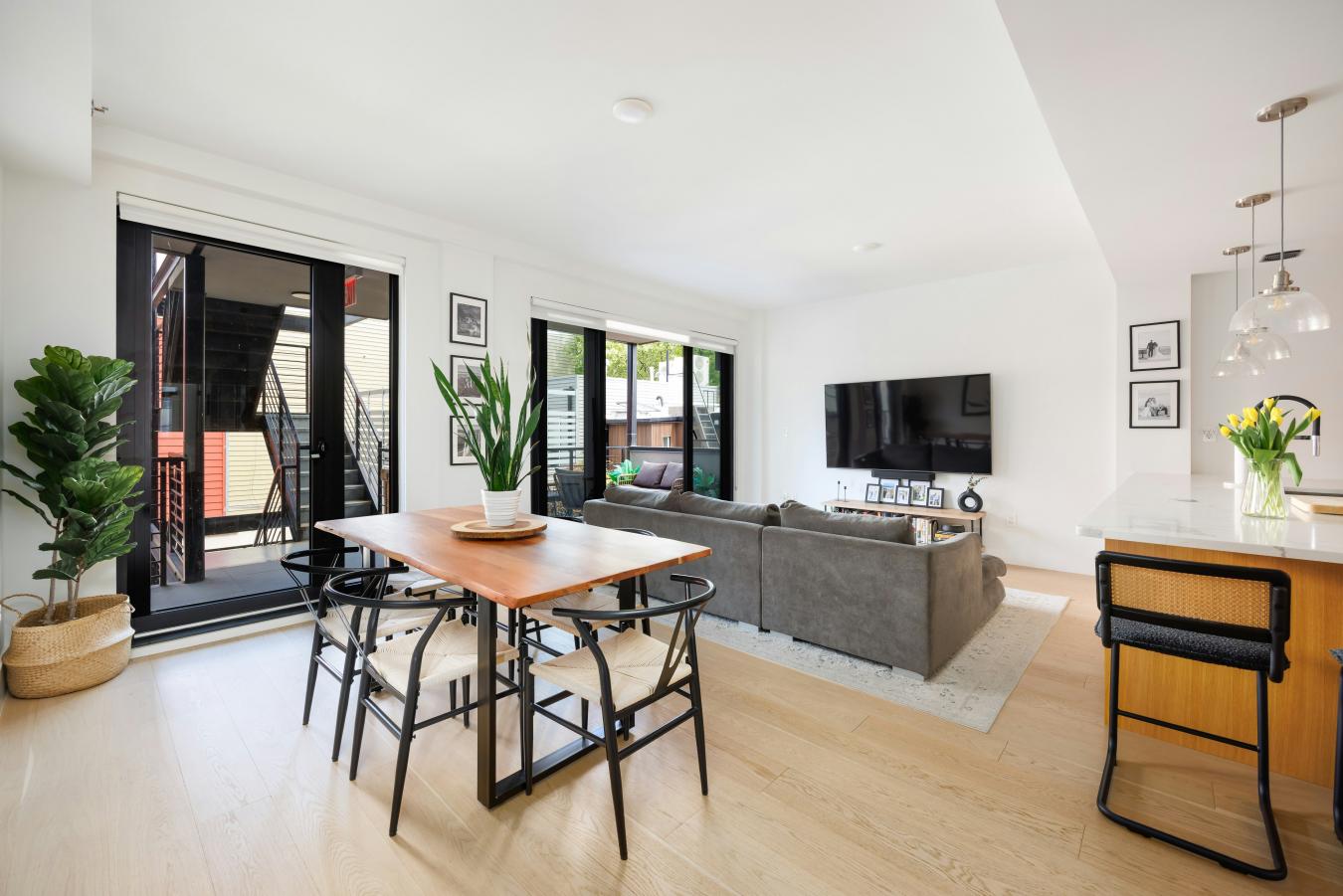 Williamsburg, North side, New York, 11211, United States, 2 Bedrooms Bedrooms, ,2 BathroomsBathrooms,Residential,For Sale,2049609
