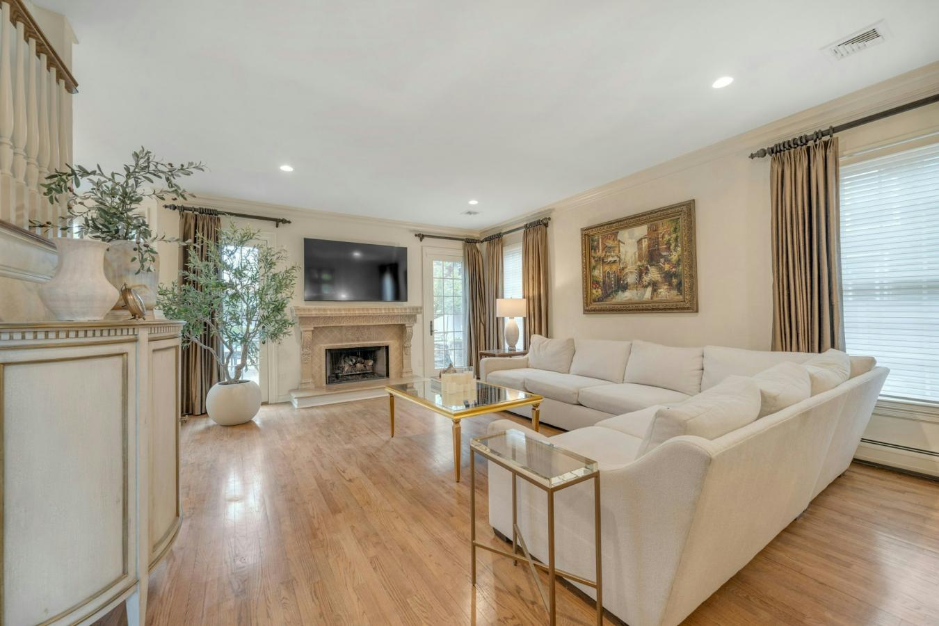 Asbury Park, New Jersey, 07675, United States, 5 Bedrooms Bedrooms, ,3 BathroomsBathrooms,Residential,For Sale,2049608