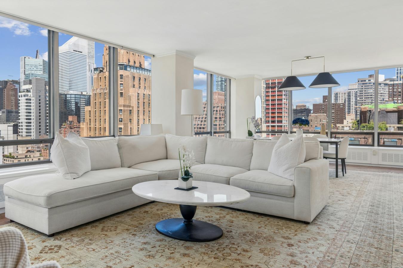 New York, New York, 10017, United States, 2 Bedrooms Bedrooms, ,2 BathroomsBathrooms,Residential,For Sale,2049605