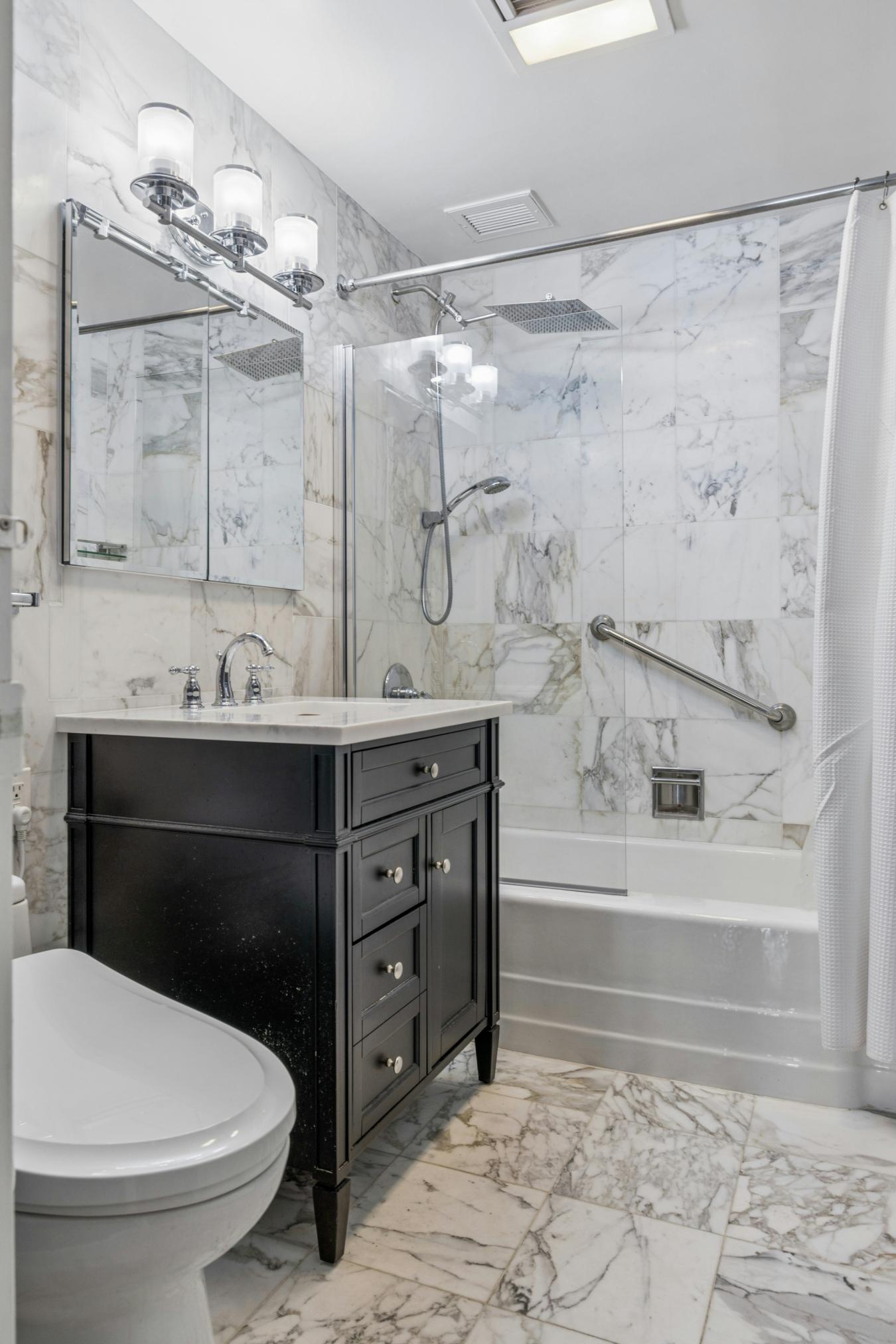 New York, New York, 10017, United States, 2 Bedrooms Bedrooms, ,2 BathroomsBathrooms,Residential,For Sale,2049605