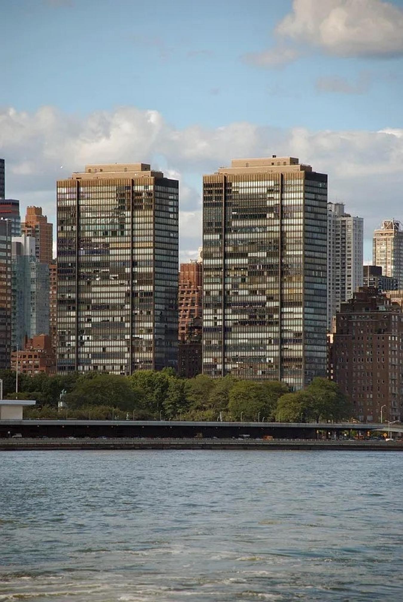 New York, New York, 10017, United States, 2 Bedrooms Bedrooms, ,2 BathroomsBathrooms,Residential,For Sale,2049605