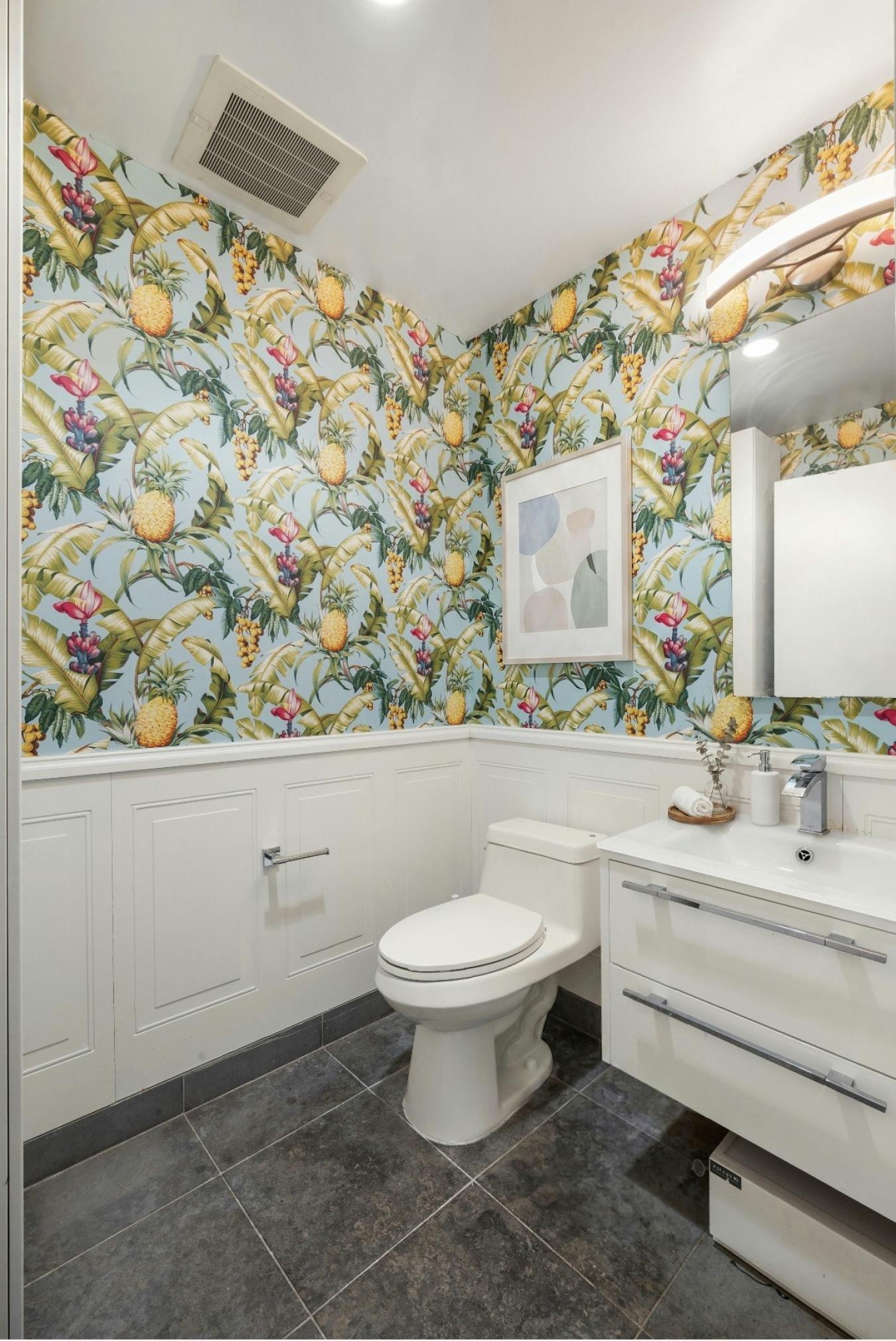 New York, New York, 10036, United States, 2 Bedrooms Bedrooms, ,2 BathroomsBathrooms,Residential,For Sale,2049604