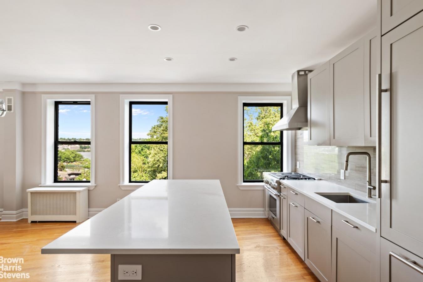 Hamilton Heights, New York, 10031, United States, 4 Bedrooms Bedrooms, ,2 BathroomsBathrooms,Residential,For Sale,2049603