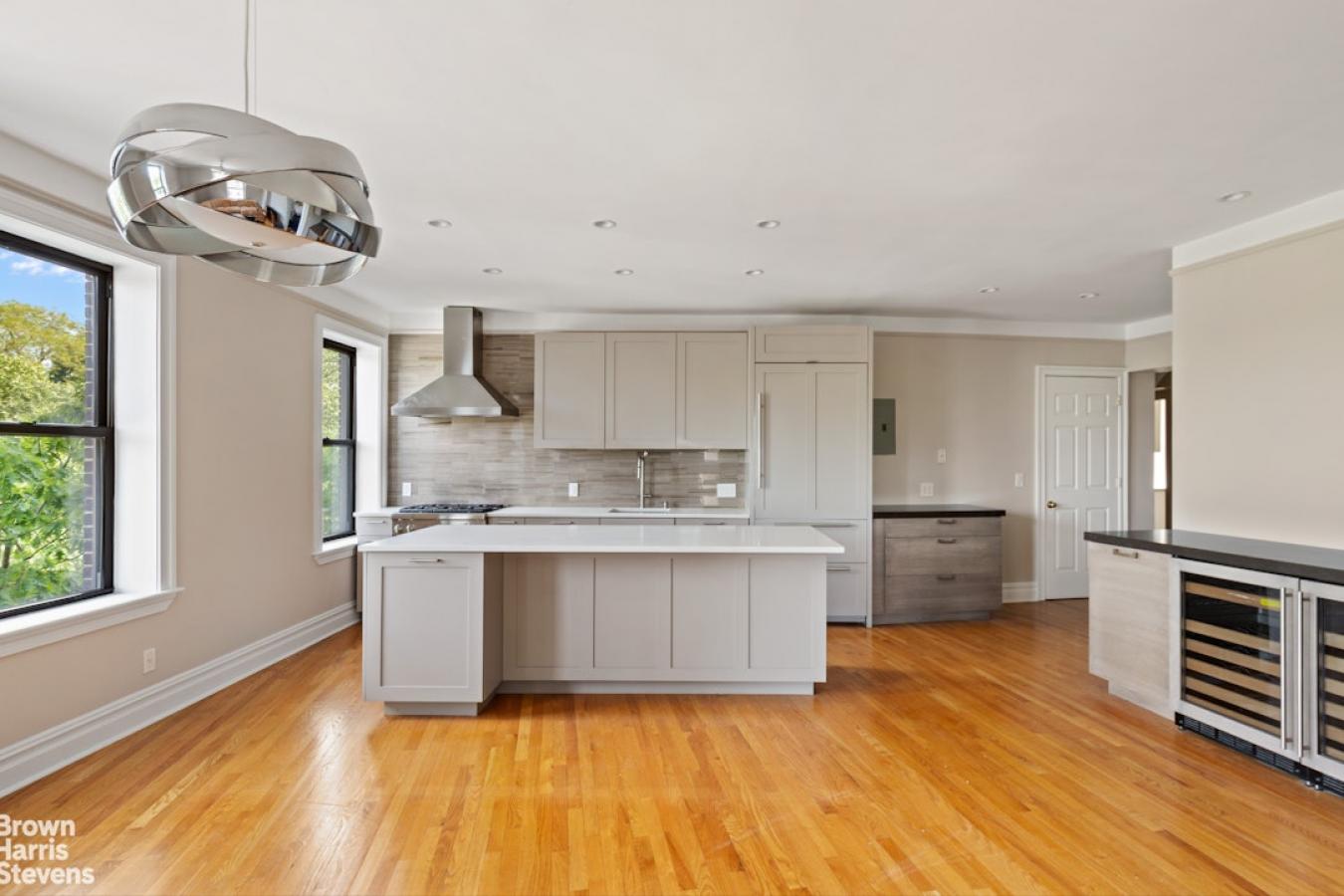 Hamilton Heights, New York, 10031, United States, 4 Bedrooms Bedrooms, ,2 BathroomsBathrooms,Residential,For Sale,2049603
