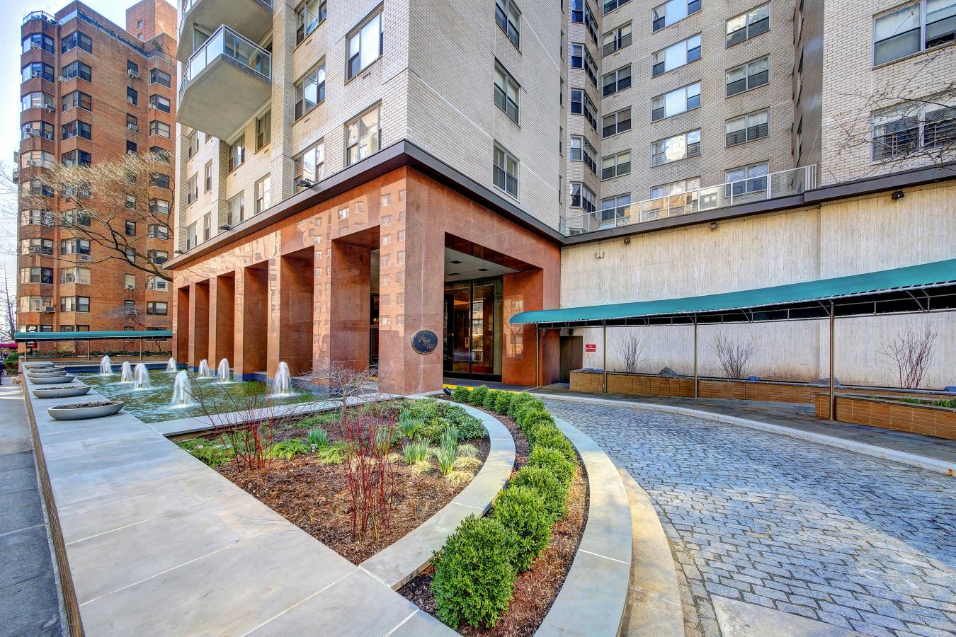 New York, New York, 10022, United States, 3 Bedrooms Bedrooms, ,3 BathroomsBathrooms,Residential,For Sale,2049602