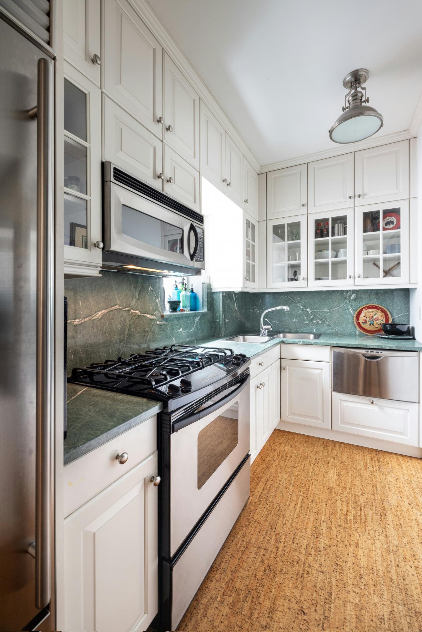 New York, New York, 10021, United States, 1 Bedroom Bedrooms, ,1 BathroomBathrooms,Residential,For Sale,2049601