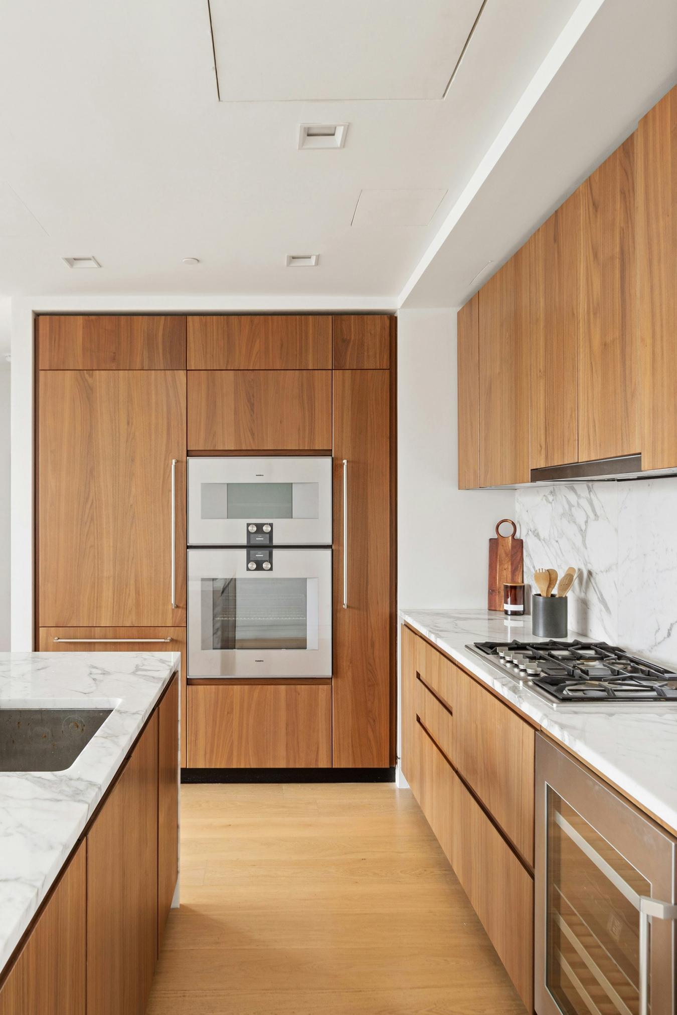Lower East Side, New York, 10002, United States, 1 Bedroom Bedrooms, ,1 BathroomBathrooms,Residential,For Sale,2049599