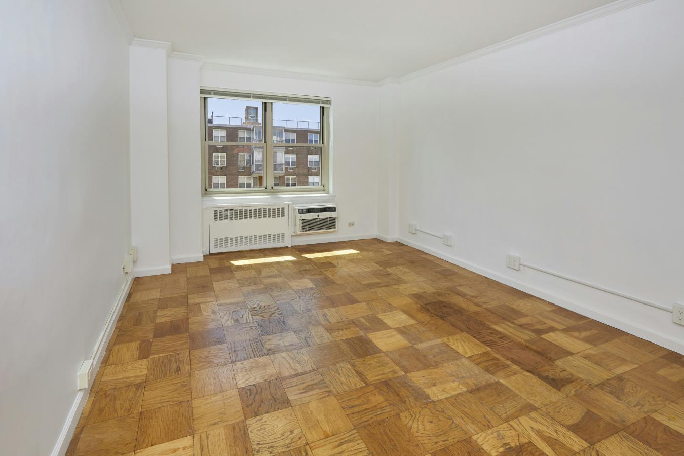 New York, New York, 10023, United States, 2 Bedrooms Bedrooms, ,2 BathroomsBathrooms,Residential,For Sale,2049598