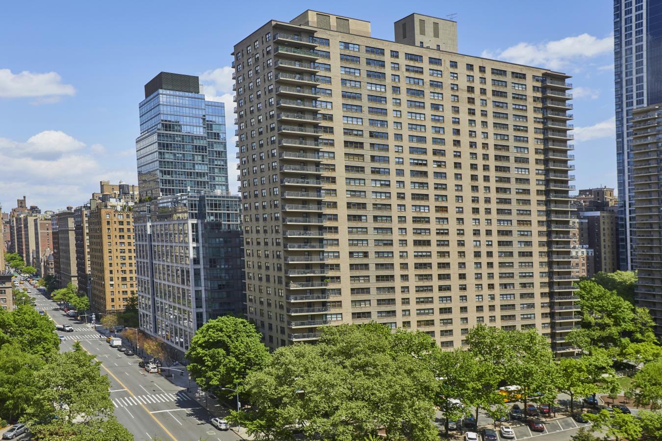 New York, New York, 10023, United States, 2 Bedrooms Bedrooms, ,2 BathroomsBathrooms,Residential,For Sale,2049598