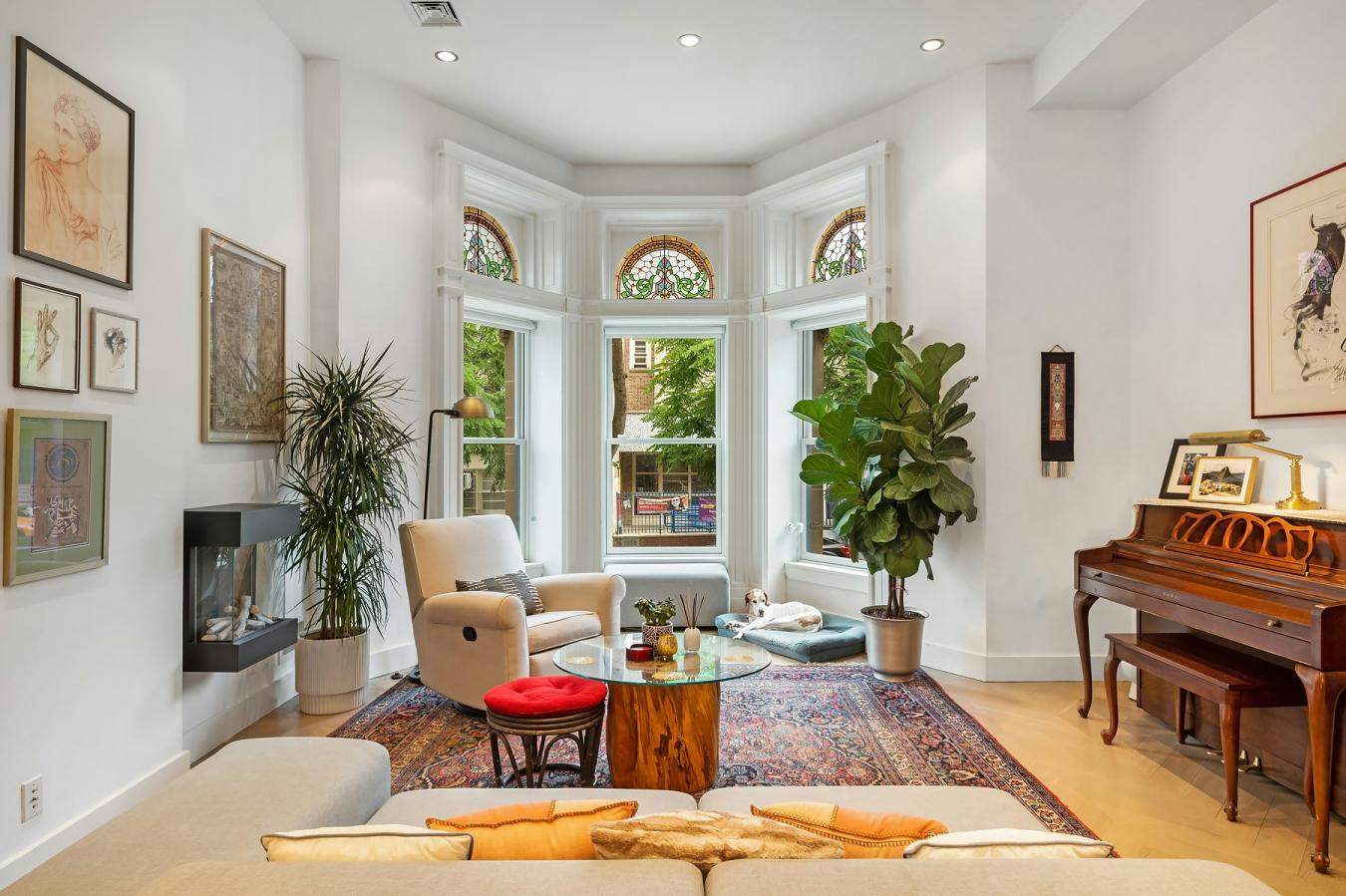 South Harlem, New York, 10027, United States, 3 Bedrooms Bedrooms, ,2 BathroomsBathrooms,Residential,For Sale,2049597