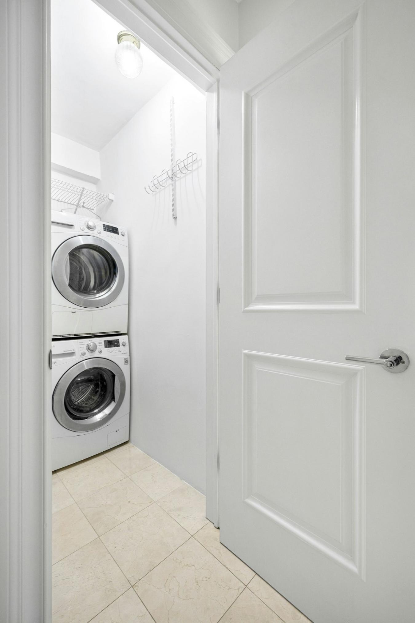 New York, New York, 10022, United States, 2 Bedrooms Bedrooms, ,2 BathroomsBathrooms,Residential,For Sale,2049596