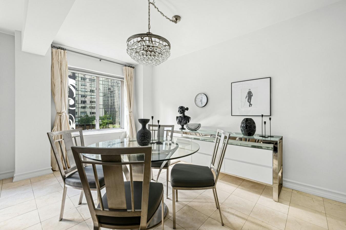 New York, New York, 10022, United States, 2 Bedrooms Bedrooms, ,2 BathroomsBathrooms,Residential,For Sale,2049596